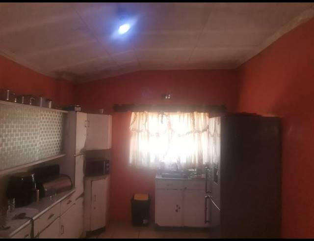 3 BEDROOM HOUSE FOR SALE IN NHLAPO